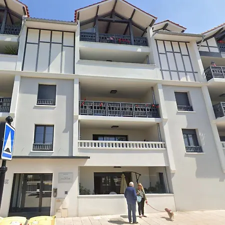 Apartment A Avec Terrasse, Proche Et Parking - Fr-1-474-268 *