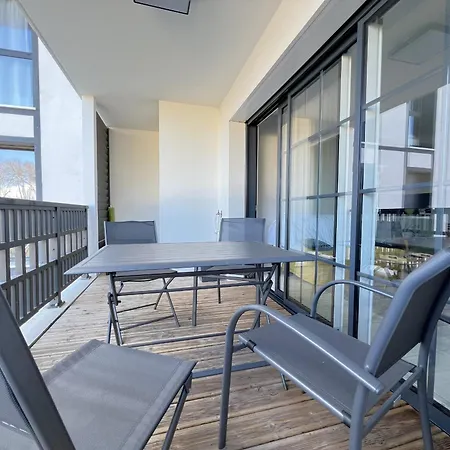 A Avec Terrasse, Proche Et Parking - Fr-1-474-268 *
