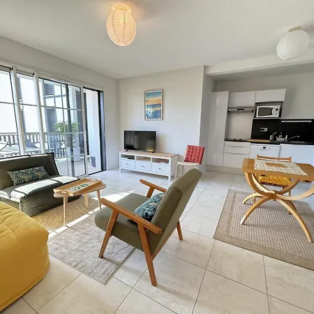 A Avec Terrasse, Proche Et Parking - Fr-1-474-268 Apartment *