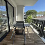 Appartement à Avec Terrasse, Proche Et Parking - Fr-1-474-268 *