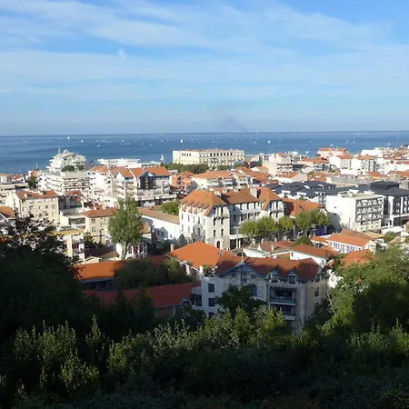 A Avec Terrasse, Proche Et Parking - Fr-1-474-268 דירה ארסשון