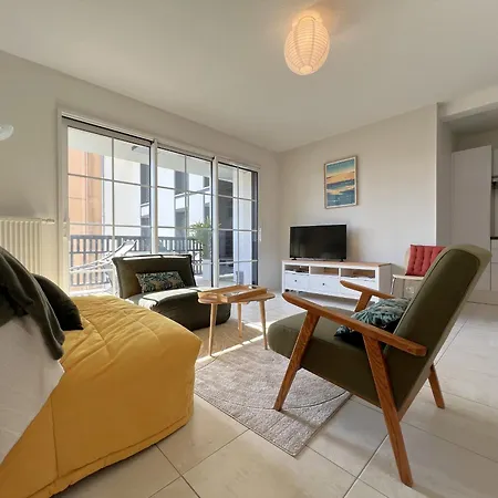 A Avec Terrasse, Proche Et Parking - Fr-1-474-268