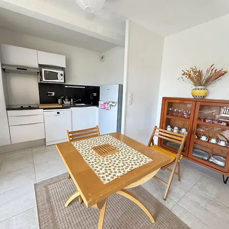 Апартаменти A Avec Terrasse, Proche Et Parking - Fr-1-474-268