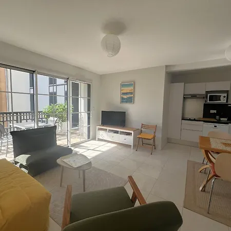 Апартаменти A Avec Terrasse, Proche Et Parking - Fr-1-474-268