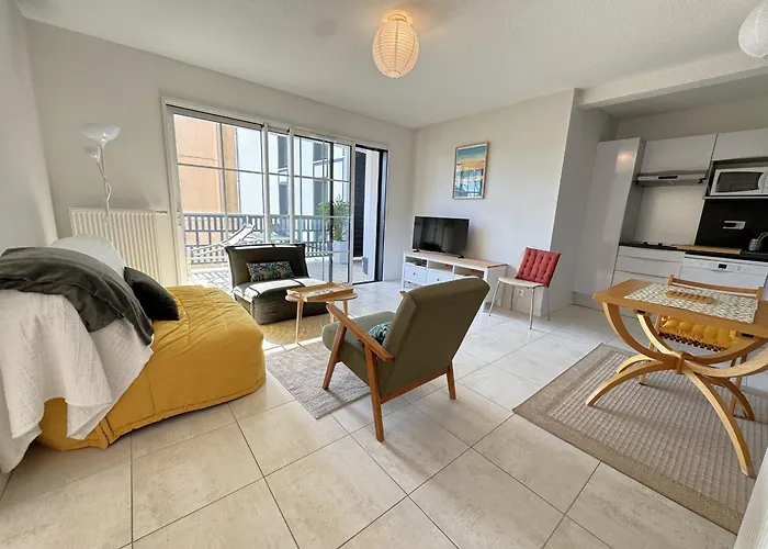 A Avec Terrasse, Proche Et Parking - Fr-1-474-268